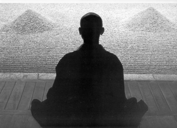 http://www.point-fort.com/images/d%C3%A9veloppement%20etre/moine%20zen.jpg